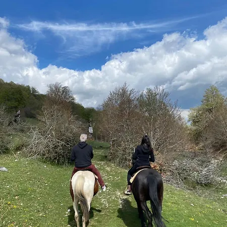 Maneggio Vallecupa * Пескассероли